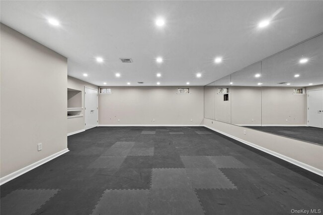 Building Photo - 1 Yale Dr