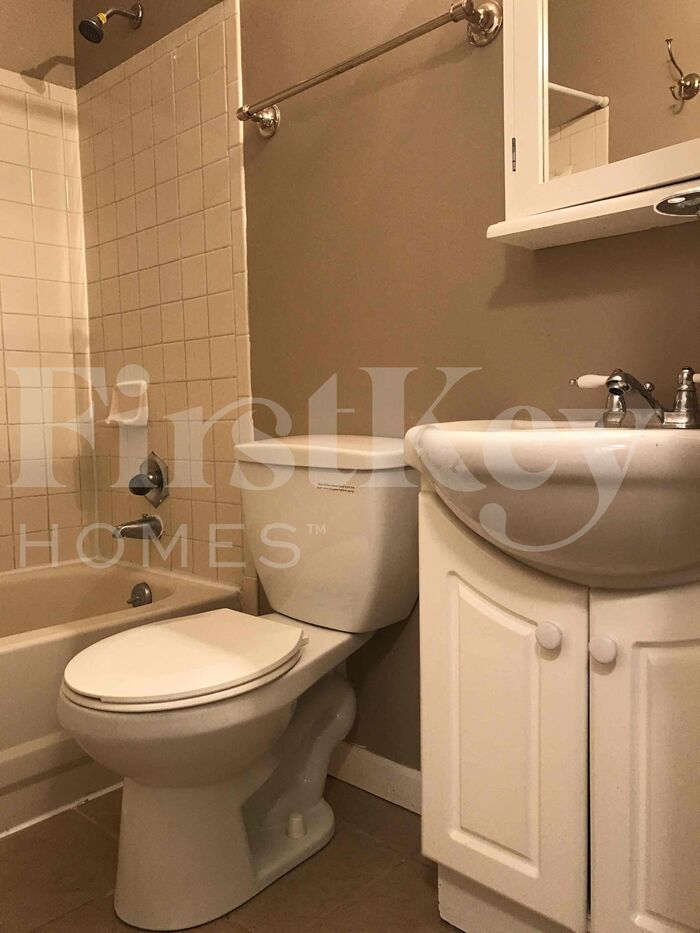 Building Photo - 4447 Caledonia Way