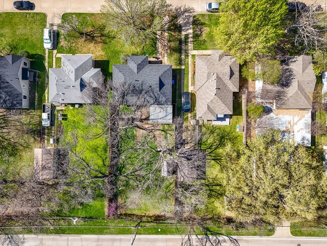 Building Photo - 2837 S Hills Ave