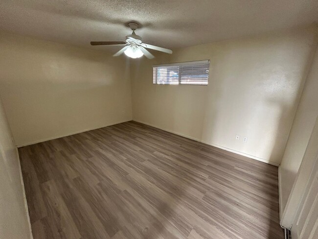 Building Photo - 1857 E University Dr