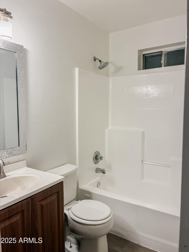 Building Photo - 9105 W Raven Dr