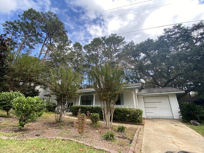 Building Photo - Maplewood Loop