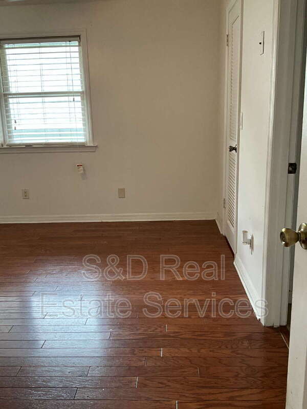 Building Photo - 4038 Doral