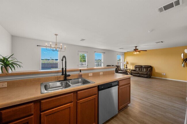 Building Photo - 1189 Shadow Creek Blvd