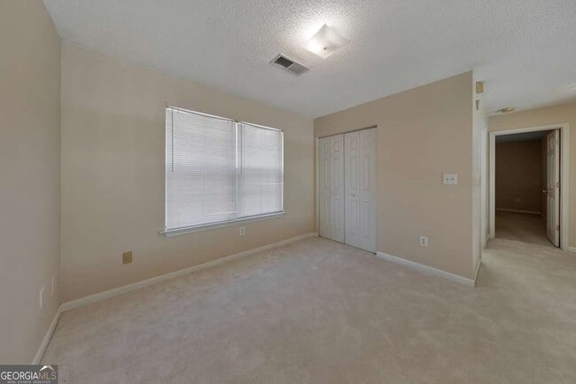 Building Photo - 2025 Baramore Oaks Dr