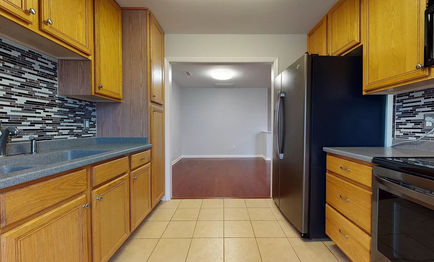 Building Photo - 9806 Blackwell Dr