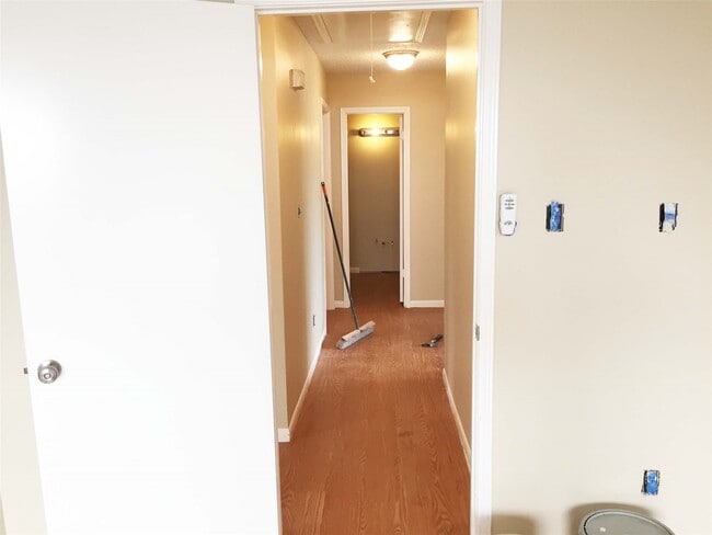 Building Photo - 3511 Palm Grove Dr