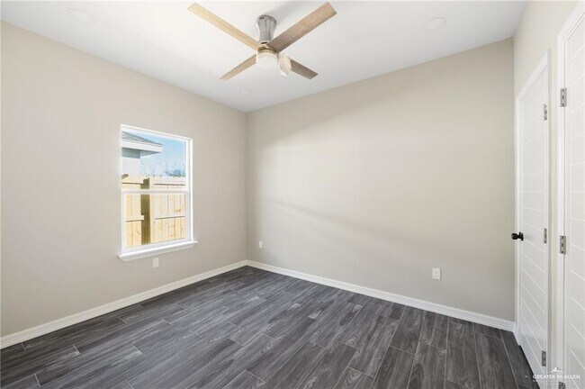 Building Photo - 13 Notre Dame Ave