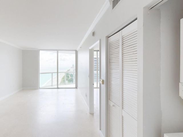 Building Photo - 6365 Collins Ave