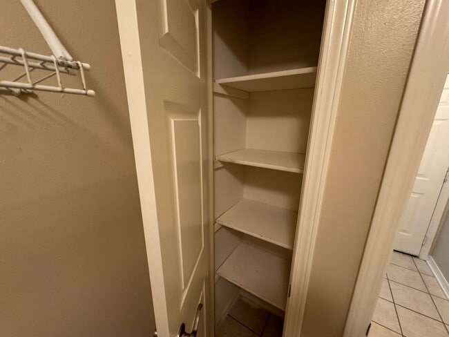 Building Photo - Gorgeous 3-Bedroom Home with Spacious Yard