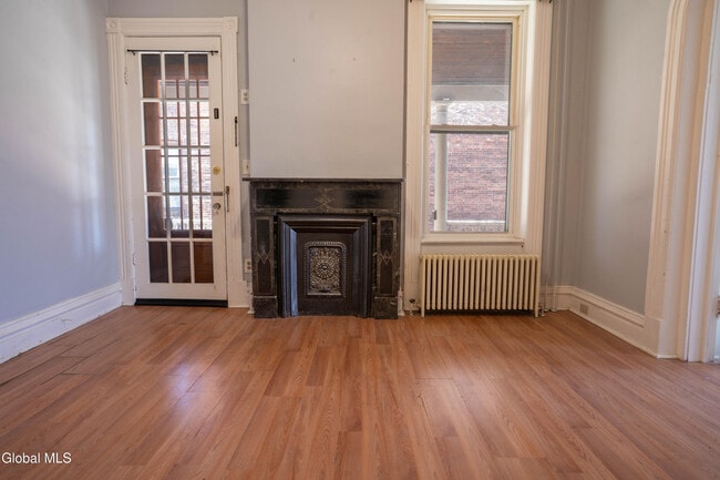 Building Photo - 546 5th Ave