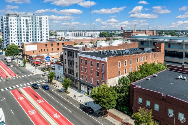 1318 W Broad St - 1318 W. Broad St.