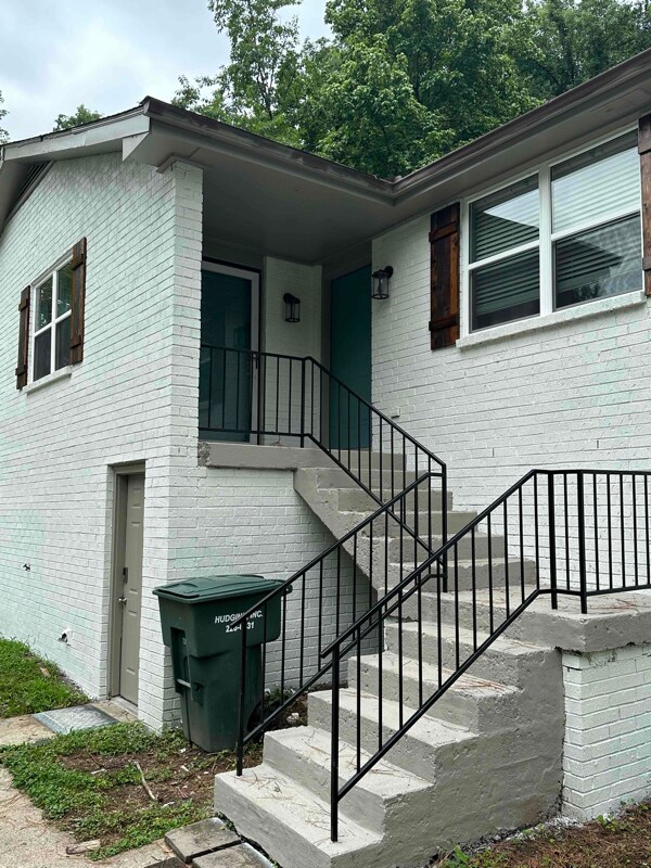 Building Photo - 688 Frankfort Dr