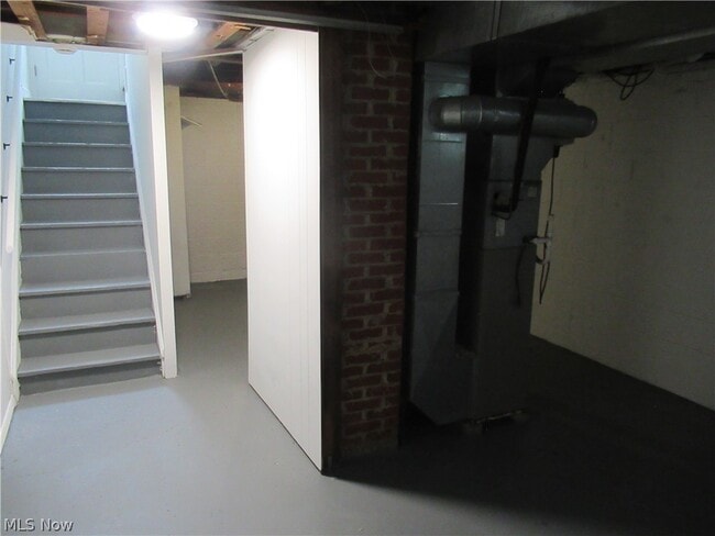 Building Photo - 86 Cowles Ave