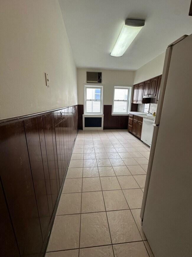 Building Photo - 606 15th St