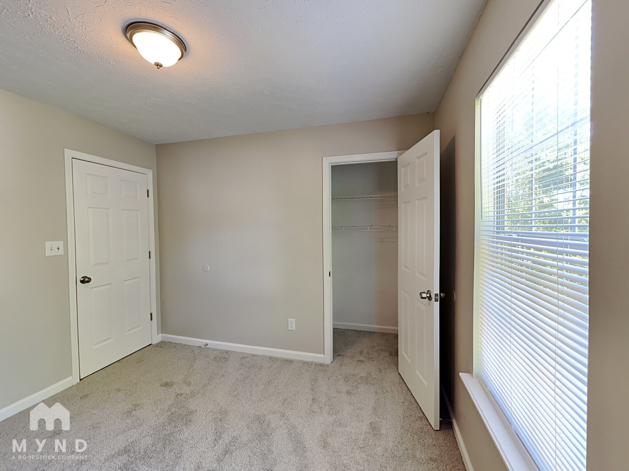 Building Photo - 381 Cottonwood Loop