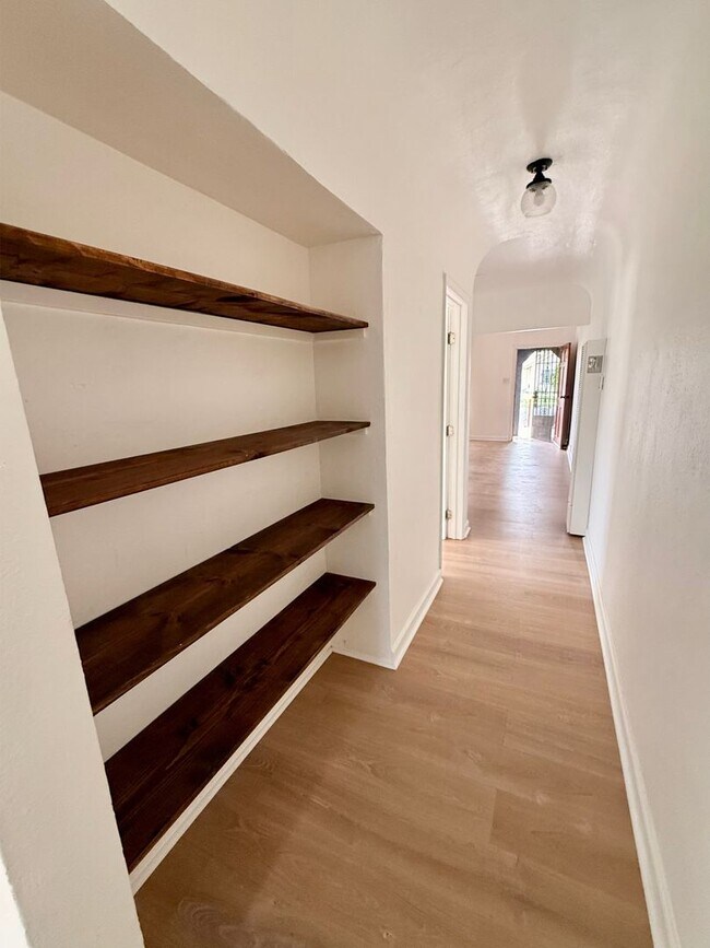 Building Photo - 3659 6th Ave