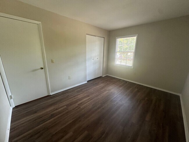 Building Photo - 705 Buena Vista Dr