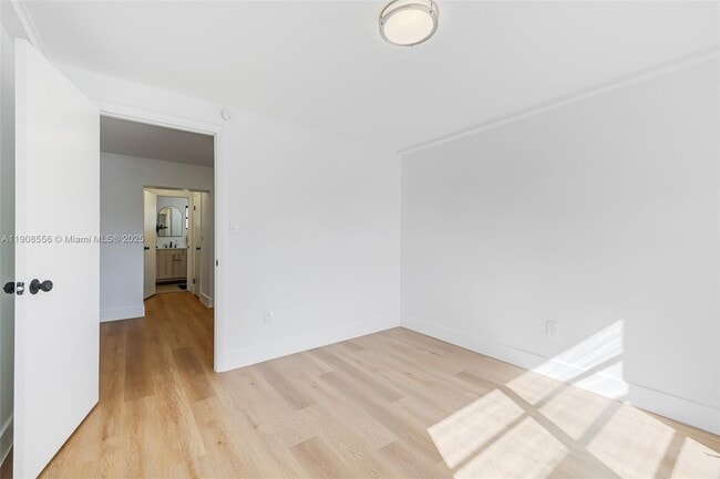 Building Photo - 1610 NW 33rd Ave