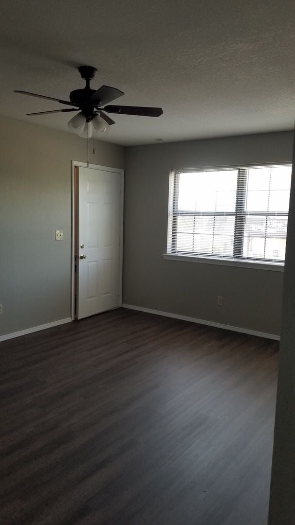 Building Photo - OK 1103-6