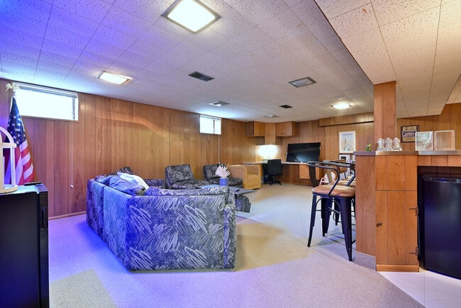 Building Photo - 2307 Edna Ave