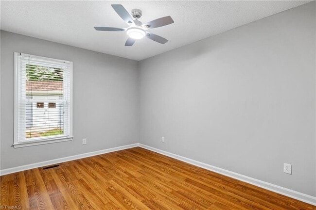 Building Photo - 1326 Cushing St