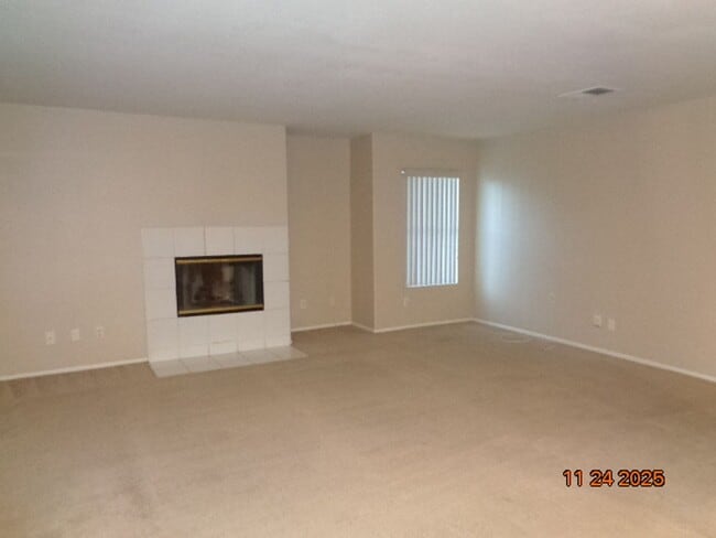 Building Photo - Gorgeous 2 Story Home Built in 1996 with 2476 sq. ft.