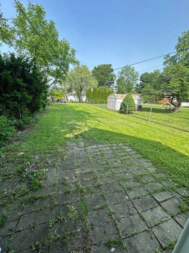Building Photo - 2 bed 1 bath home