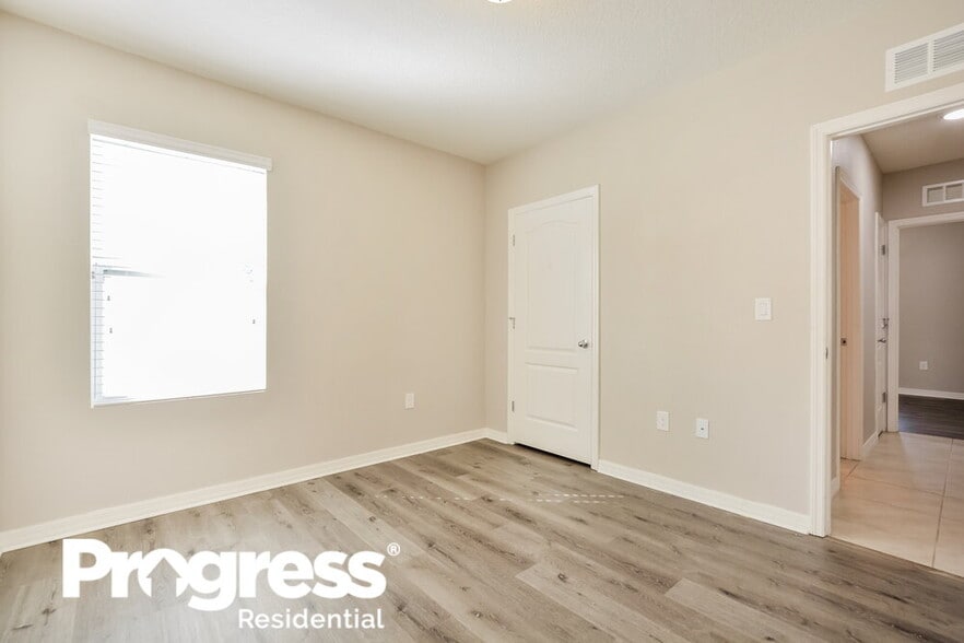 Building Photo - 5120 Star Ruby Ave