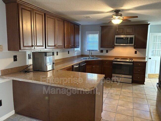 Building Photo - 535 Fox Run Ln