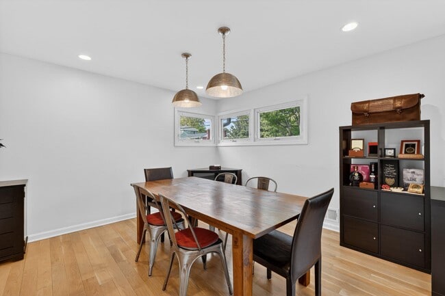 Building Photo - 2015 N Woodstock St