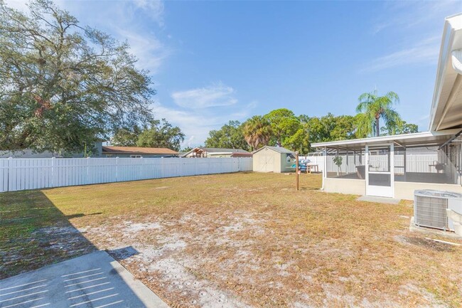 Building Photo - 6710 Mornay Cir