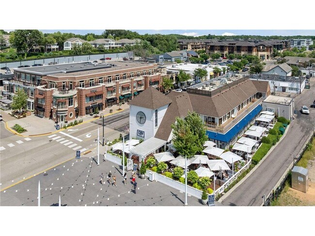 Building Photo - 222 Ferndale Rd S