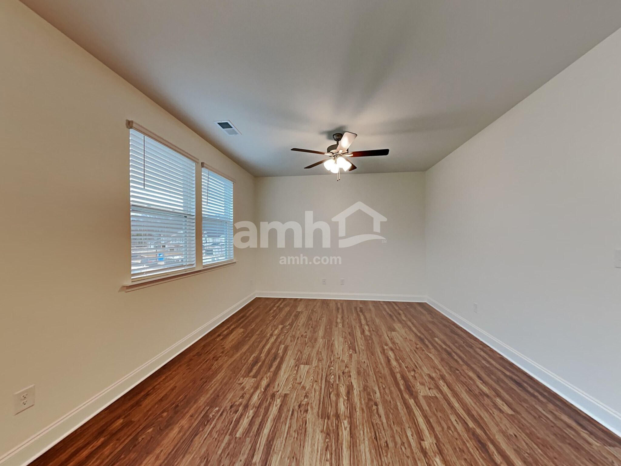 Building Photo - 104 Larragan Dr
