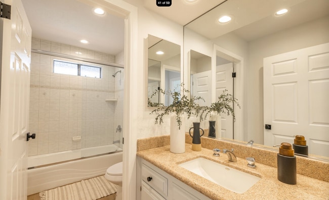 Building Photo - 15 Via Di Roma Walk