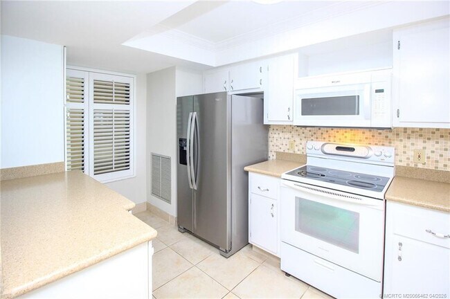 Building Photo - 4540 NE Sandpebble Trce