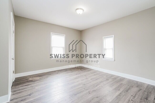 Building Photo - 761 Seymour Ave