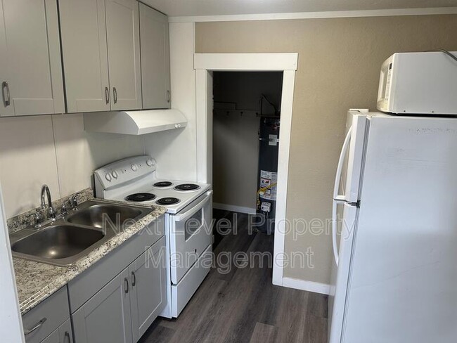 Building Photo - 1263 US-2