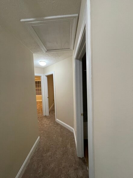 Building Photo - 2690 Gardenia Ave