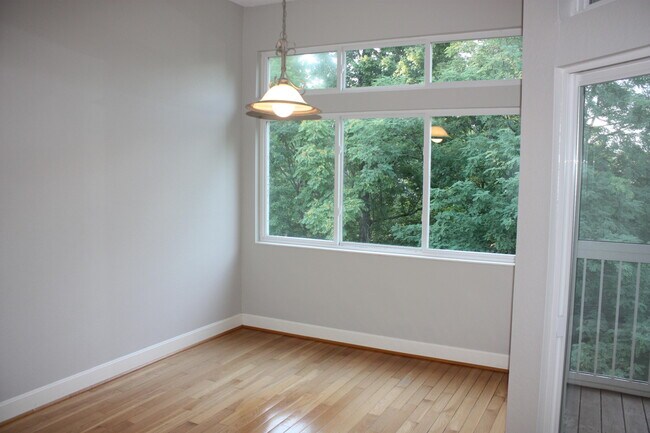 Building Photo - 8423 Old World Ct