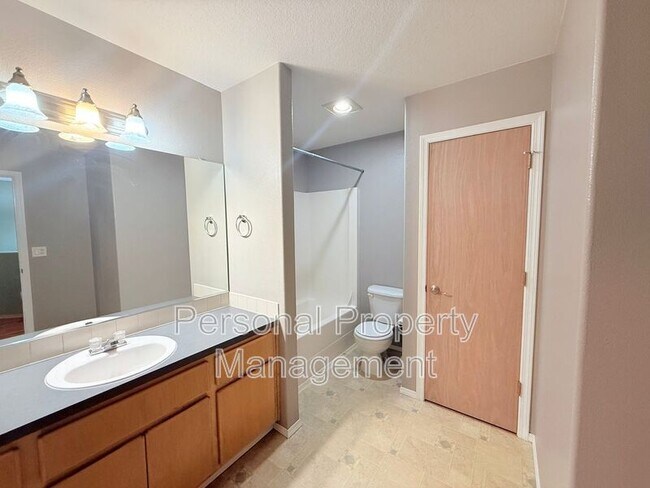 Building Photo - 5602 NE 64th Street