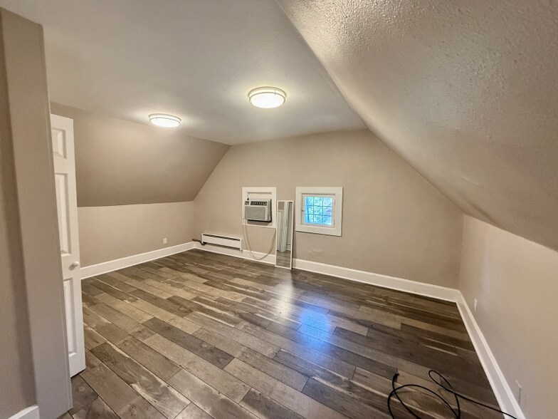 Building Photo - 1148 Josephine St