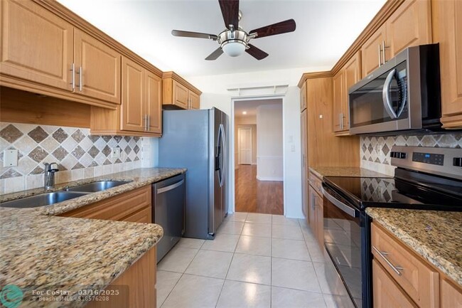 Building Photo - 3101 NE 47th Ct