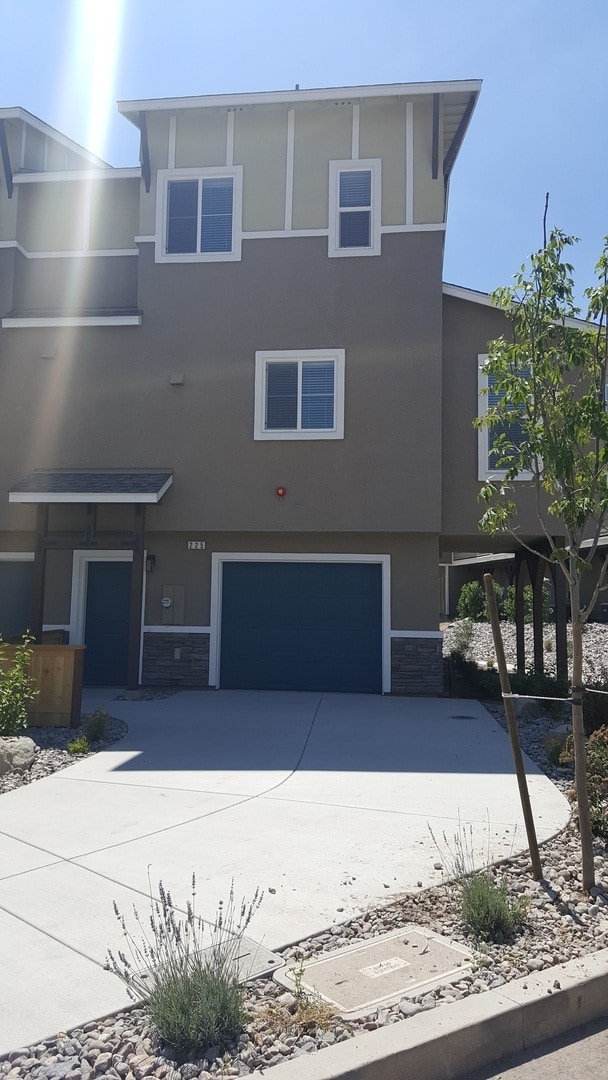 Primary Photo - Brand New Town Home,Next to River, Oxbow park
