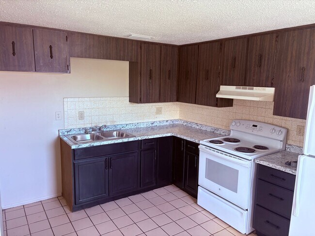 Building Photo - 2/1 in New Port Richey