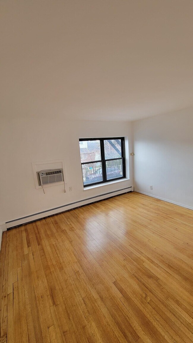 Building Photo - 204 Woodcliff Ave