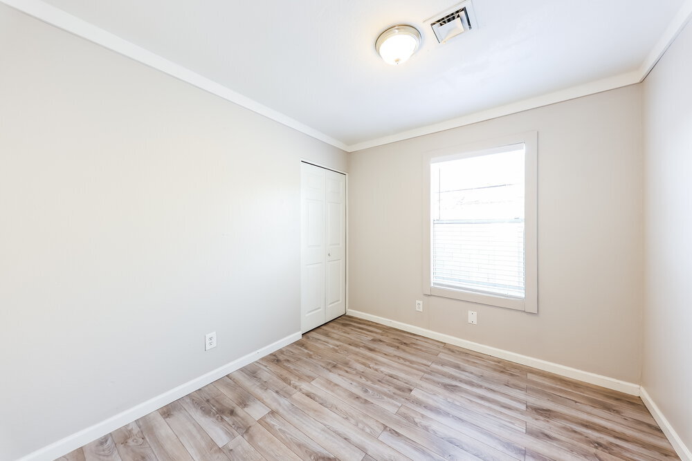 Building Photo - 6528 W Grandview Rd