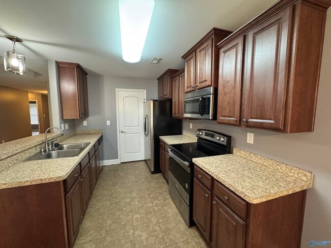 Building Photo - 29929 Park Hill Dr