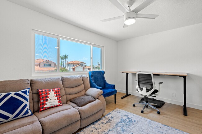 Building Photo - Luxe Spacious Home Near Parks Fully Equipped