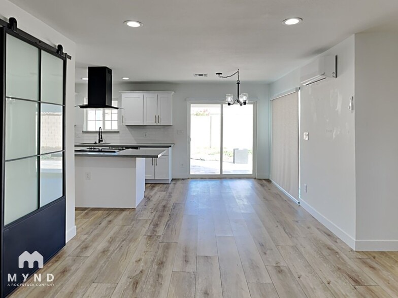 Building Photo - 7520 E Portland St